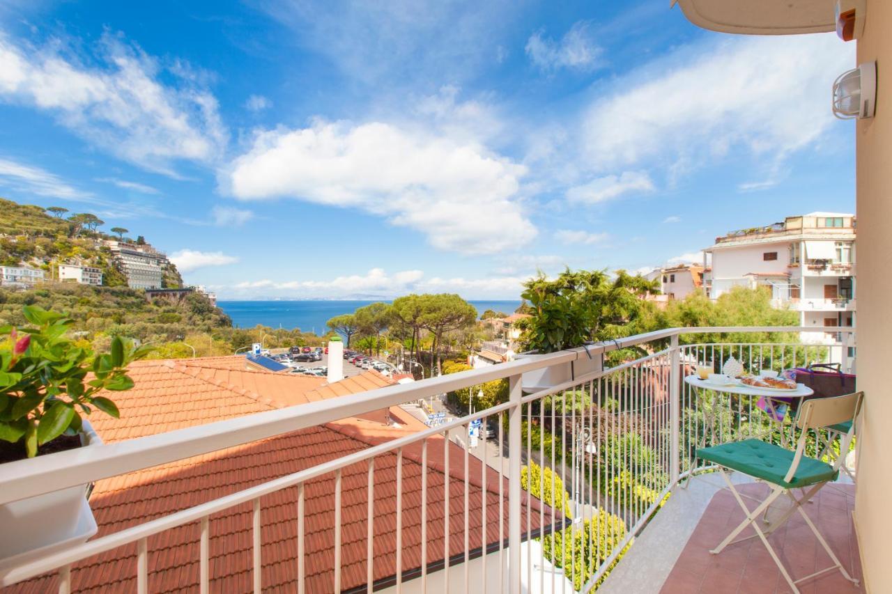 Sorrentovibes - Luxury Home Sea View & Jacuzzi In Sorrento Centre Exterior foto