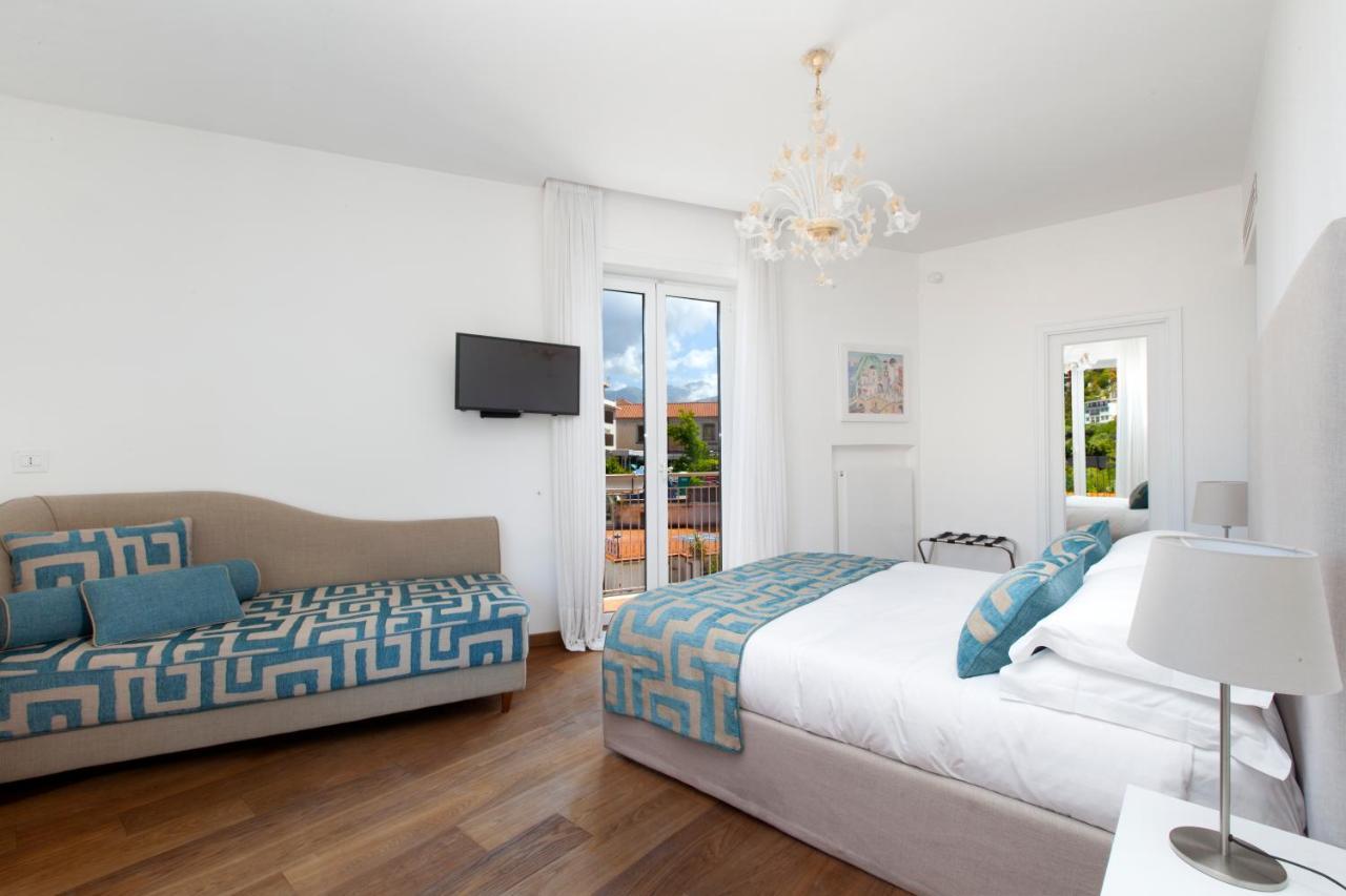 Sorrentovibes - Luxury Home Sea View & Jacuzzi In Sorrento Centre Exterior foto